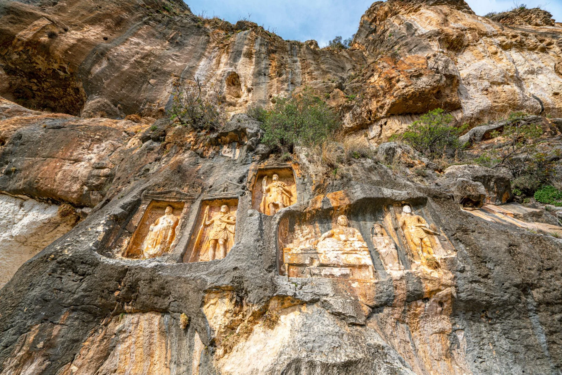 Adamkayalar Kabartmaları - Fotoğraf 6
